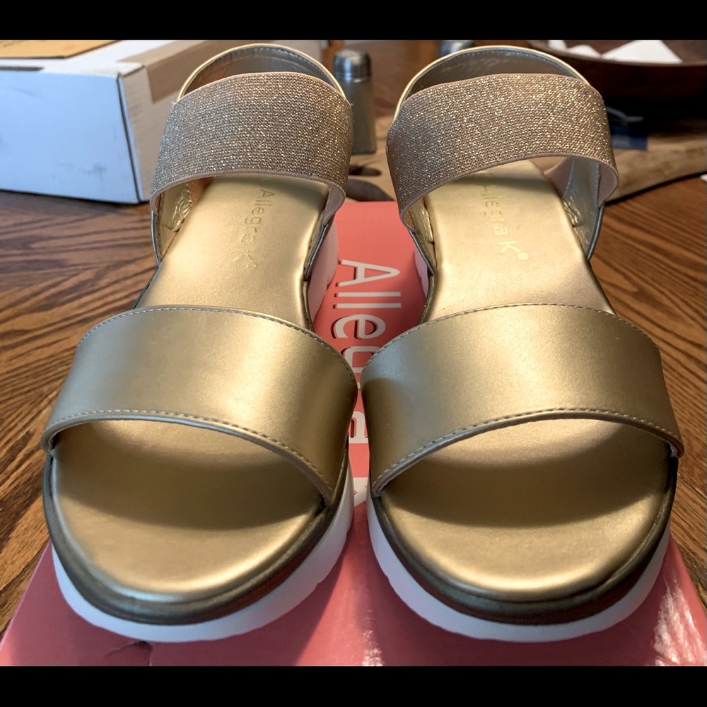 Ladies Allegra Gold Wedge Sandal, Size 7.5. NIB